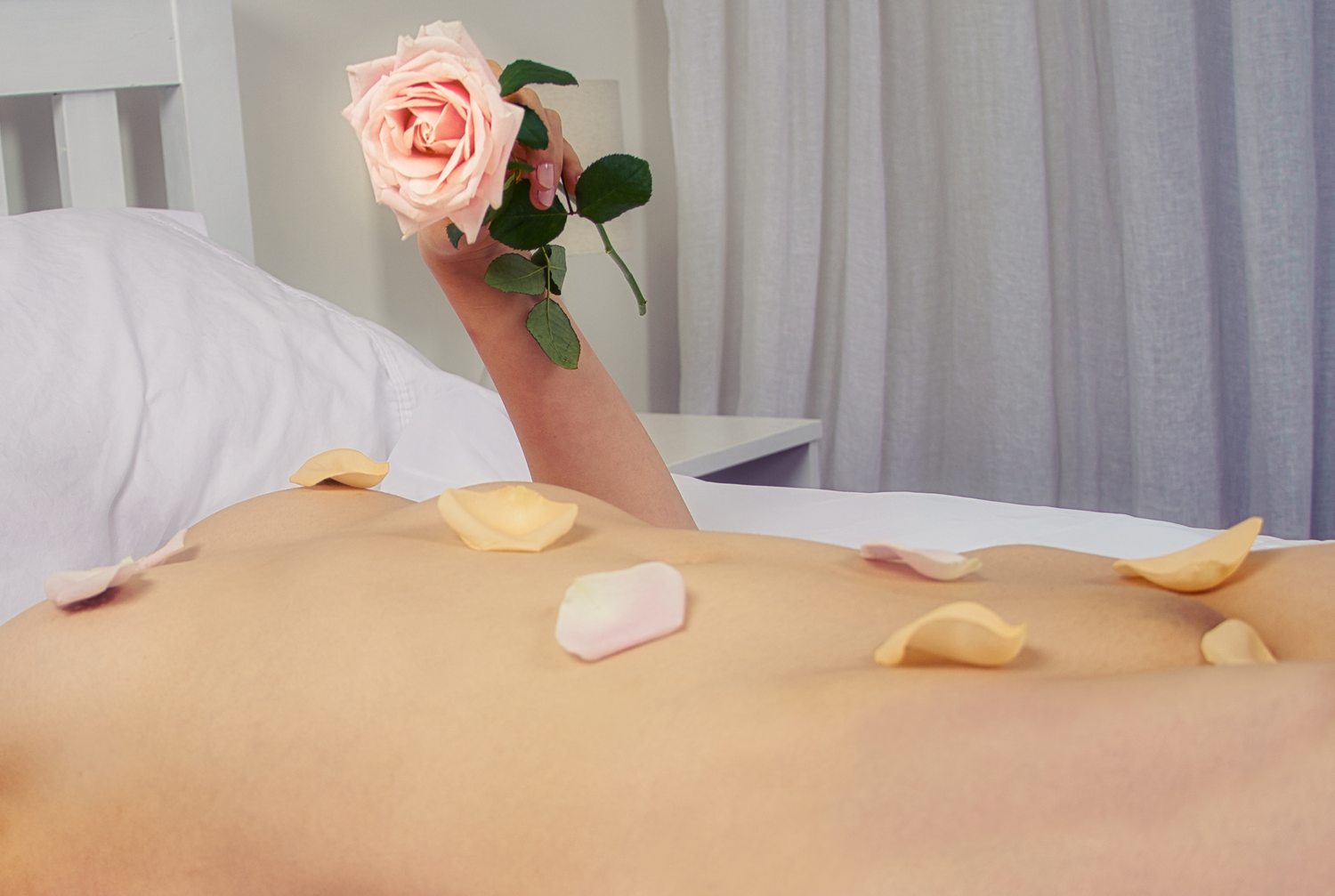 Rose petals & tulle – tease